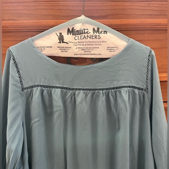 Time & Tru Long Sleeve Pretty Top - Picture 2 of 7